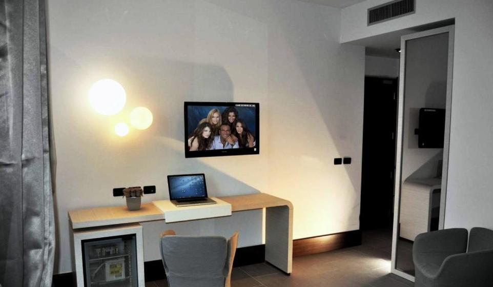 Hotel Palazzo Fortunato SantʼAgata di Militello Δωμάτιο φωτογραφία