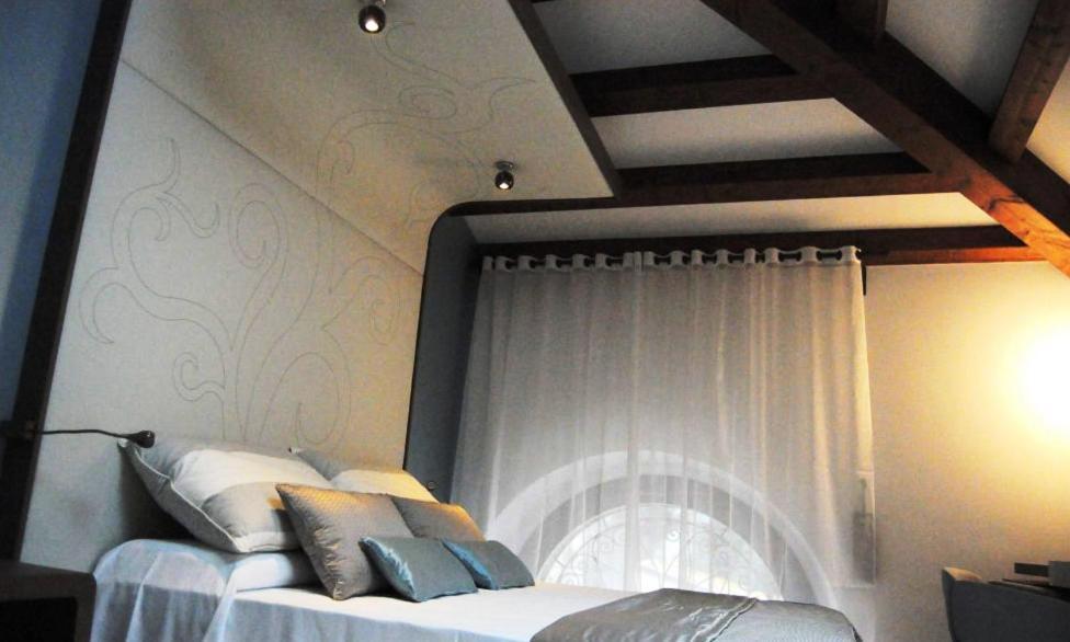 Hotel Palazzo Fortunato SantʼAgata di Militello Δωμάτιο φωτογραφία