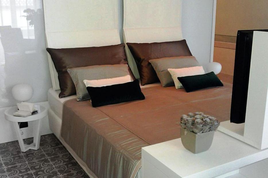 Hotel Palazzo Fortunato SantʼAgata di Militello Δωμάτιο φωτογραφία
