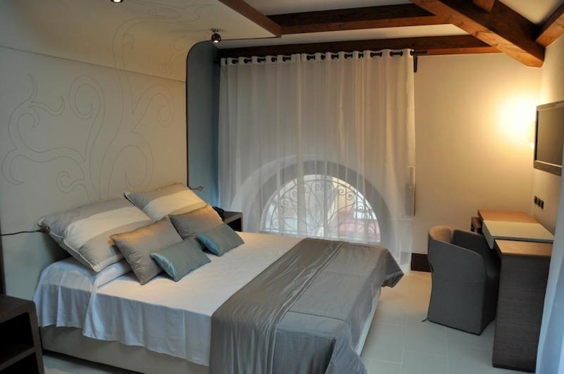Hotel Palazzo Fortunato SantʼAgata di Militello Εξωτερικό φωτογραφία