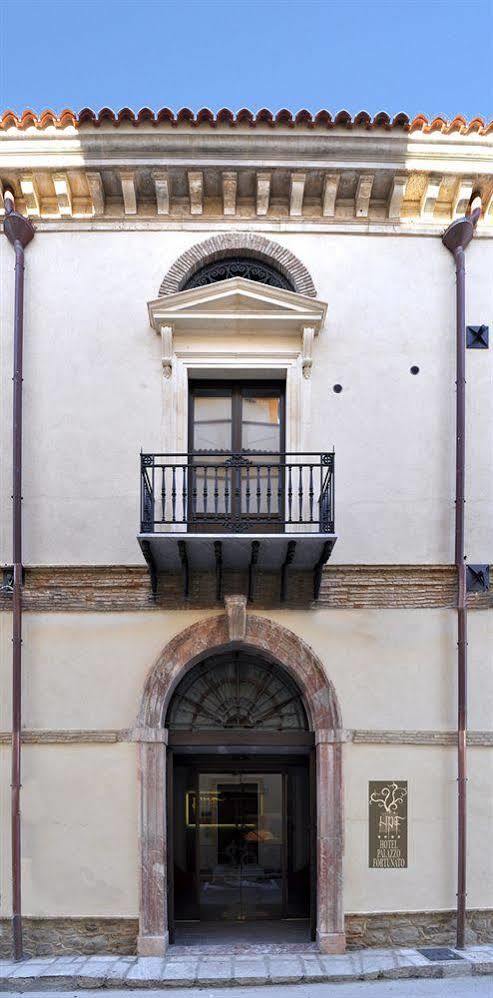 Hotel Palazzo Fortunato SantʼAgata di Militello Εξωτερικό φωτογραφία
